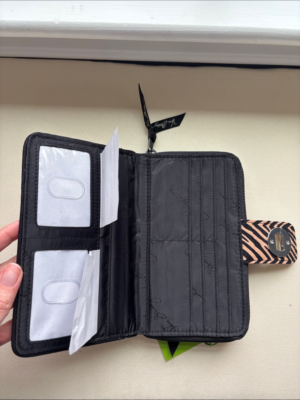 NWT Vera Bradley Turnlock wallet - Picture 3 of 6